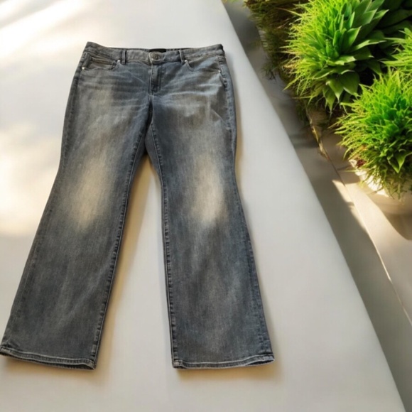 WHBM Curvy Mid-Rise Everyday Soft Boot Jeans size 14 - Picture 5 of 12